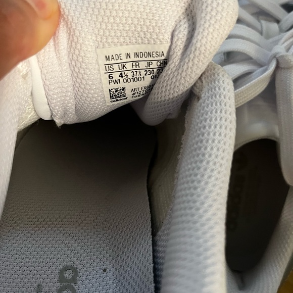 New with box and tag (detached, but never worn) - Picture 6 of 6